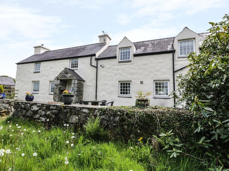 Grafog Farm Cottage Groeslon Self Catering Holiday Cottage