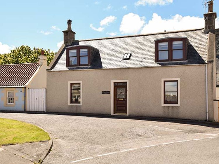 Dellwood Cottage Cullen Self Catering Holiday Cottage