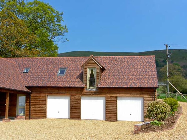 The Granary Wentnor Self Catering Holiday Cottage - 