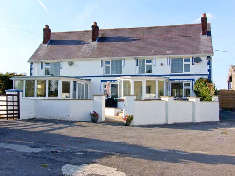 Blaensilltyn Newcastle Emlyn Bryngwyn Self Catering Holiday