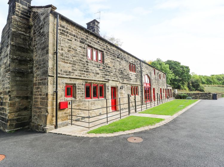 Unsliven Bridge Farm Stocksbridge Garden Village Peak District Self Catering Holiday Cottage