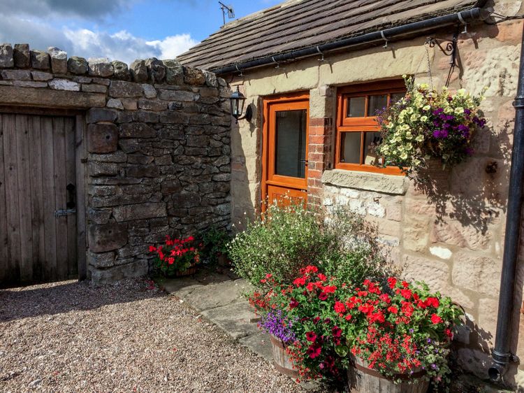 The Cow Shed Alport Peak District Self Catering Holiday Cottage