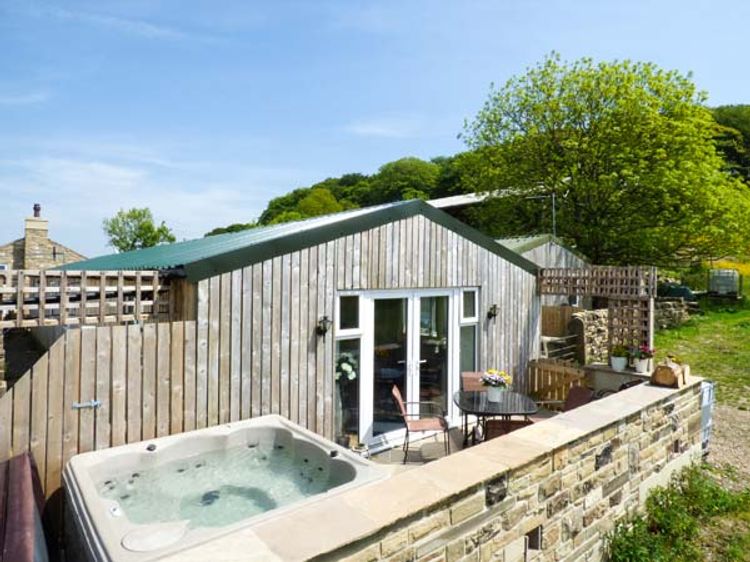 dog friendly hot tub breaks yorkshire