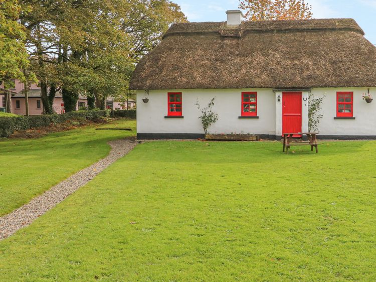 No 9 Tipperary Thatched Cottages Puckane County Tipperary