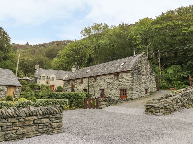 Hendoll Cottage 2 Fairbourne Friog Self Catering Holiday Cottage