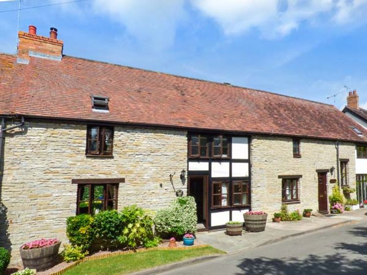 West End Barn Cleeve Prior Self Catering Holiday Cottage
