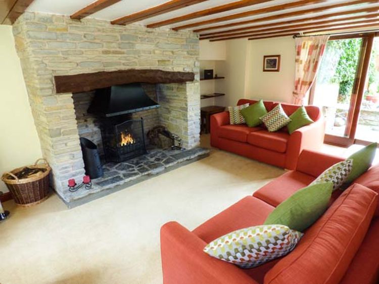 West End Barn Cleeve Prior Self Catering Holiday Cottage - 