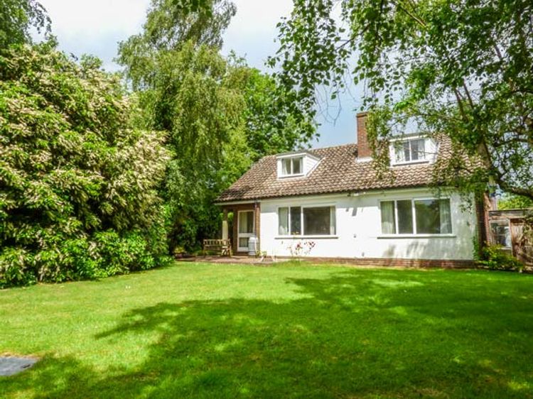 Swan Dyke Cottage Horning East Anglia Self Catering Holiday