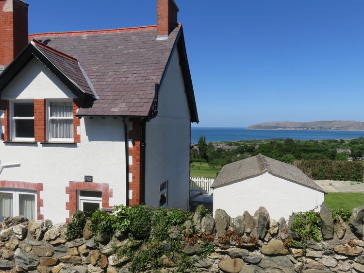 Cae Glas Cottage Dwygyfylchi Self Catering Holiday Cottage