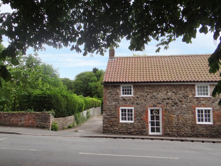 Cobble Cottage Hornsea North York Moors And Coast Self