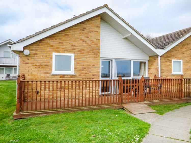 Ocean View Corton East Anglia Self Catering Holiday Cottage