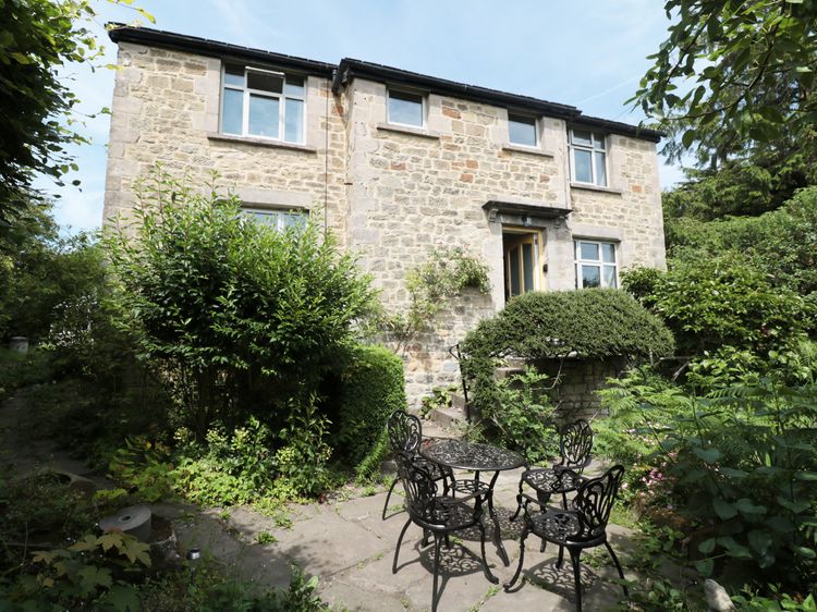 Hawkfield Baslow Peak District Self Catering Holiday Cottage