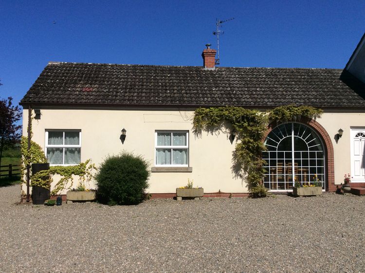 Rose Villa Llanymynech Clawdd Coch Self Catering Holiday Cottage