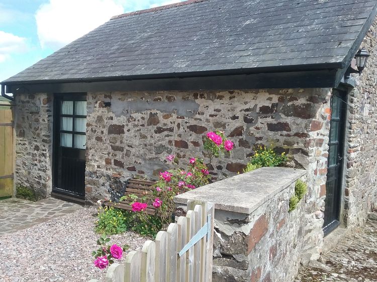 The Old Workshop Knowstone Roachill Devon Self Catering