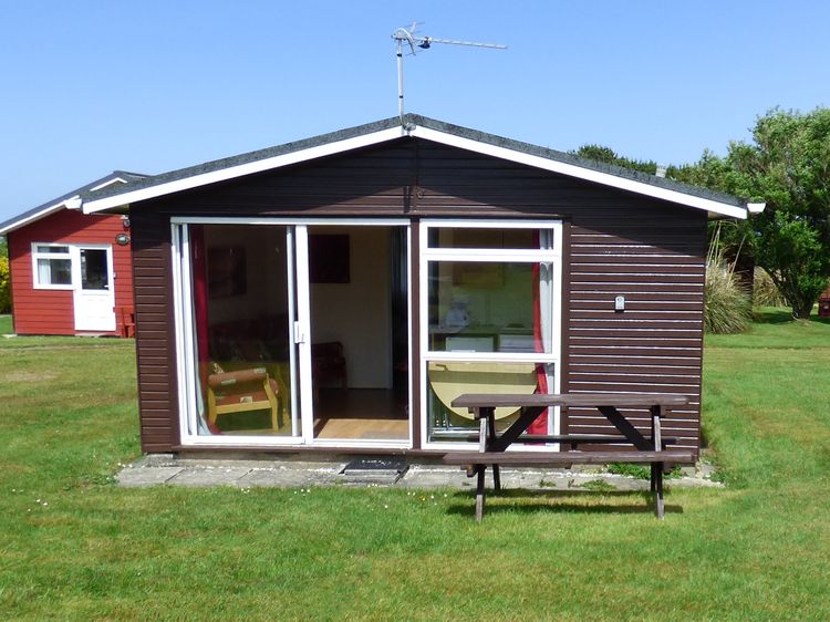 Chalet 117 St Merryn Cornwall Self Catering Holiday Cottage