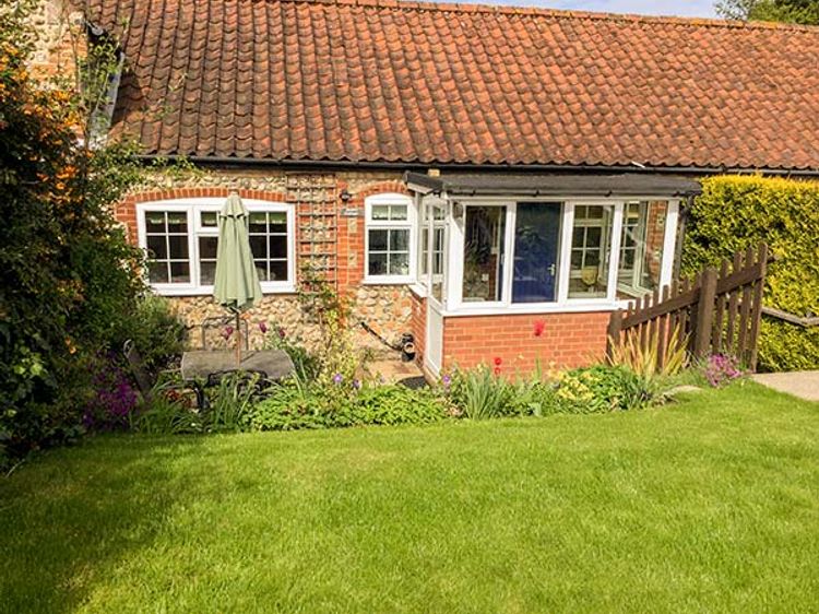Pebble Cottage Kelling East Anglia Self Catering Holiday Cottage