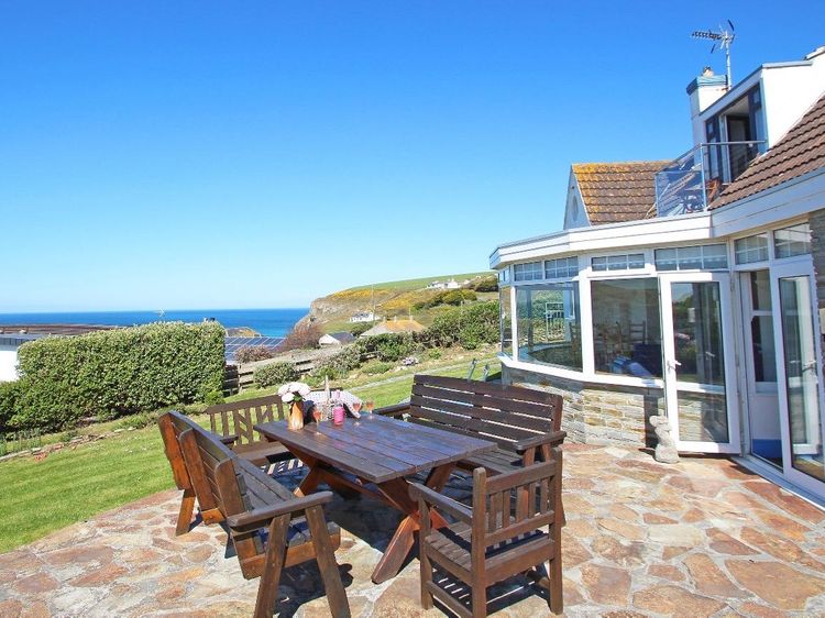 Trelawns Mawgan Porth Cornwall Self Catering Holiday Cottage