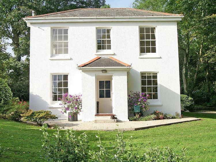 Penwarne Lodge Mawnan Smith Carlidnack Cornwall Self