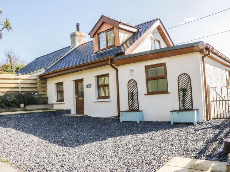2 Tan Y Marian Uchaf Brynteg Self Catering Holiday Cottage