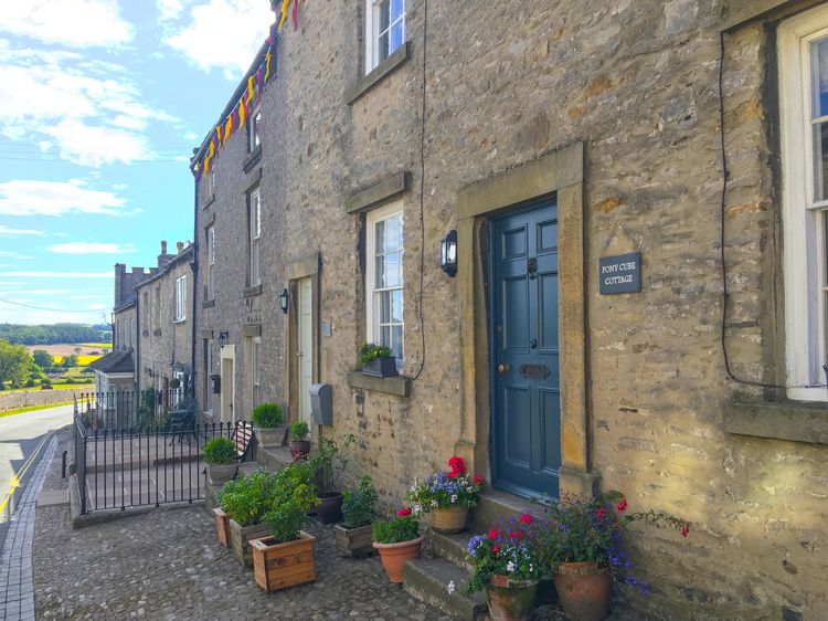 Pony Cube Cottage Middleham Yorkshire Dales Self Catering