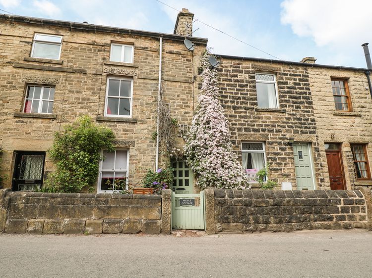 Middle Cottage Eyam Peak District Self Catering Holiday Cottage