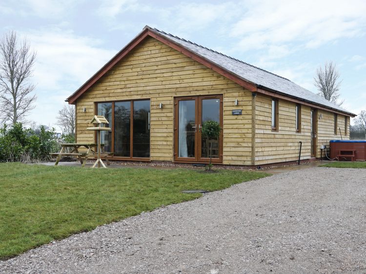 Gardener S Lodge Nantwich Self Catering Holiday Cottage