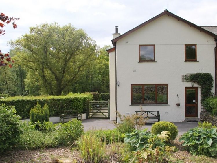 Greenbank Cottage Bowness On Windermere Winster The Lake