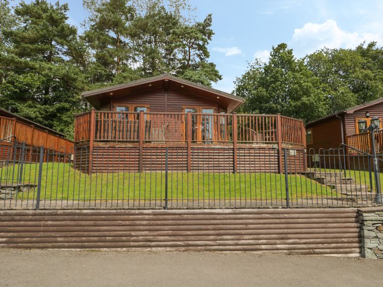 dog friendly lodges lake district