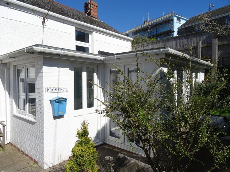 Prospect Cottage Porthleven Cornwall Self Catering Holiday