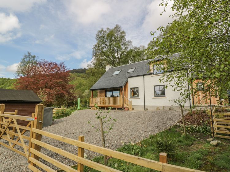 Fois House Callander Black Water Self Catering Holiday Cottage