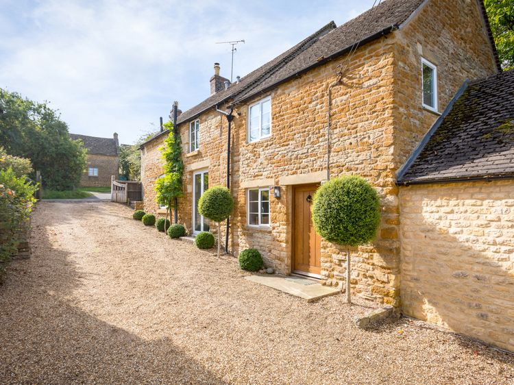 Orchard House Stow On The Wold Moreton In Marsh Self Catering Holiday Cottage