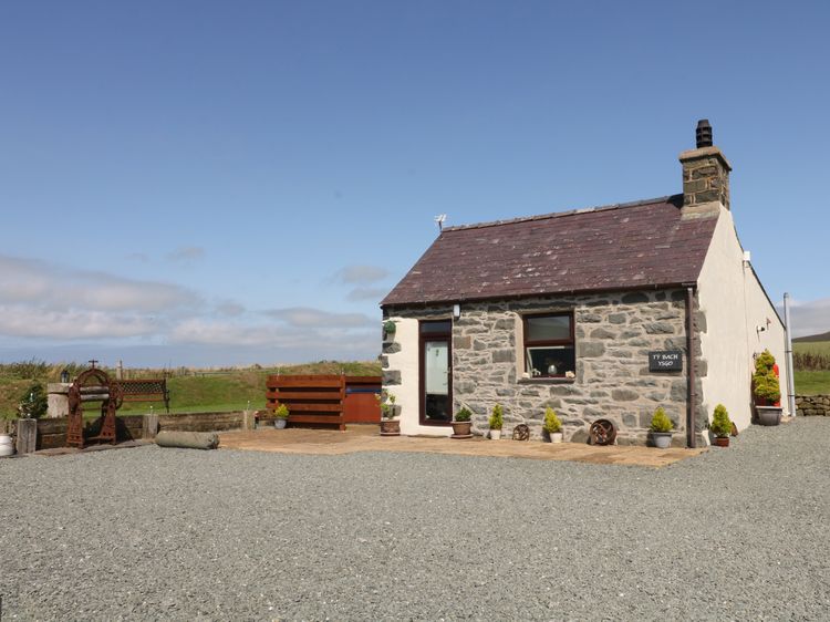 Ty Bach Ysgo Aberdaron Bodwyddog Self Catering Holiday Cottage