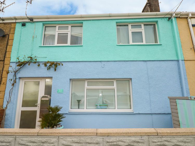 35 Seaview Terrace Burry Port Achddu Self Catering Holiday