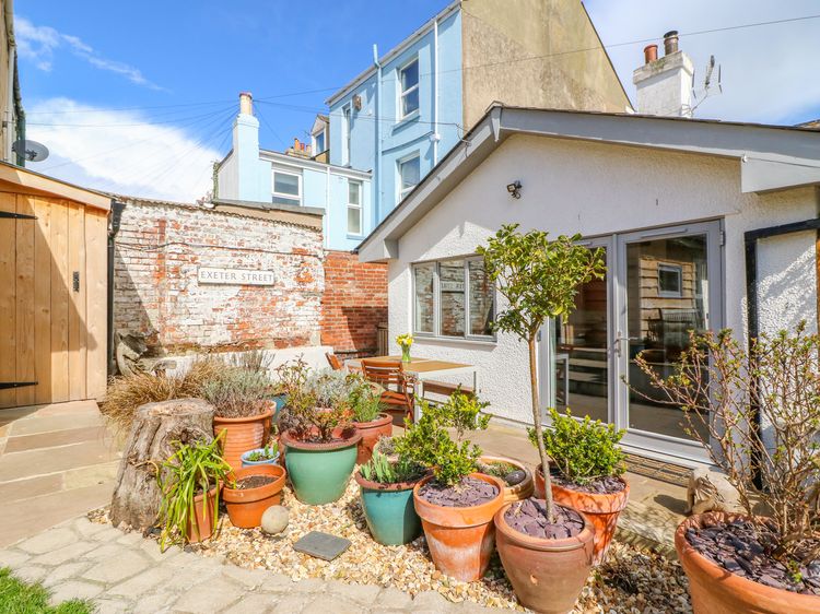 31 Exeter Street Teignmouth Self Catering Holiday Cottage