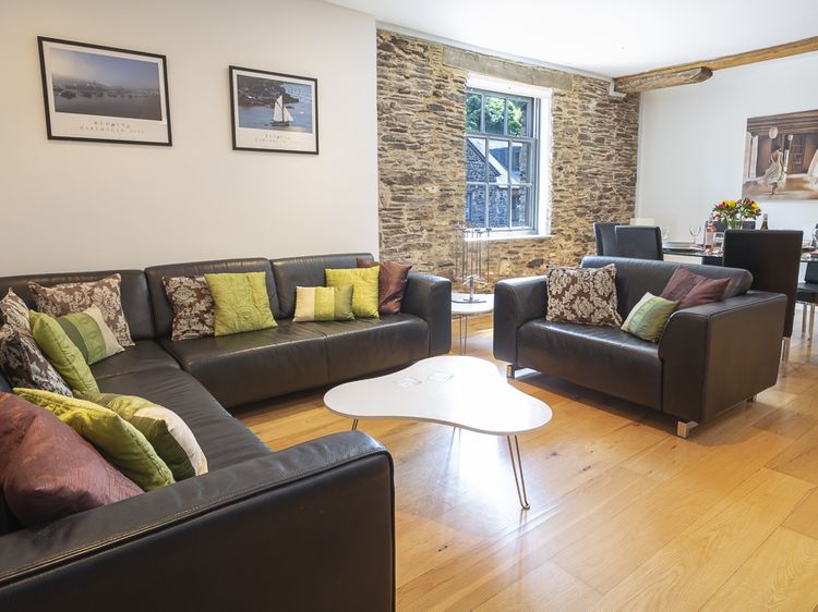 8 The Pottery Dartmouth Devon Self Catering Holiday Cottage