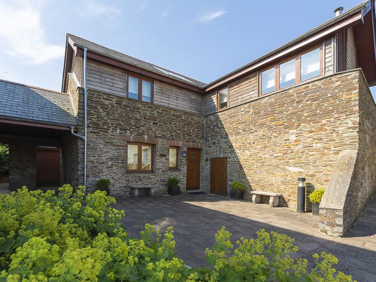Courtyard Cottage Dartmouth Dreyton Cross Devon Self