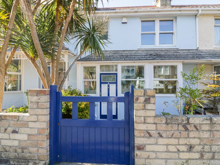 Blue Skies Ennors Road Newquay Cornwall Self Catering