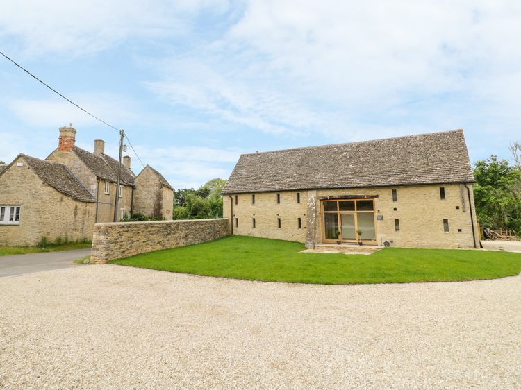 The Old Great Barn Carterton Oxfordshire Filkins Self