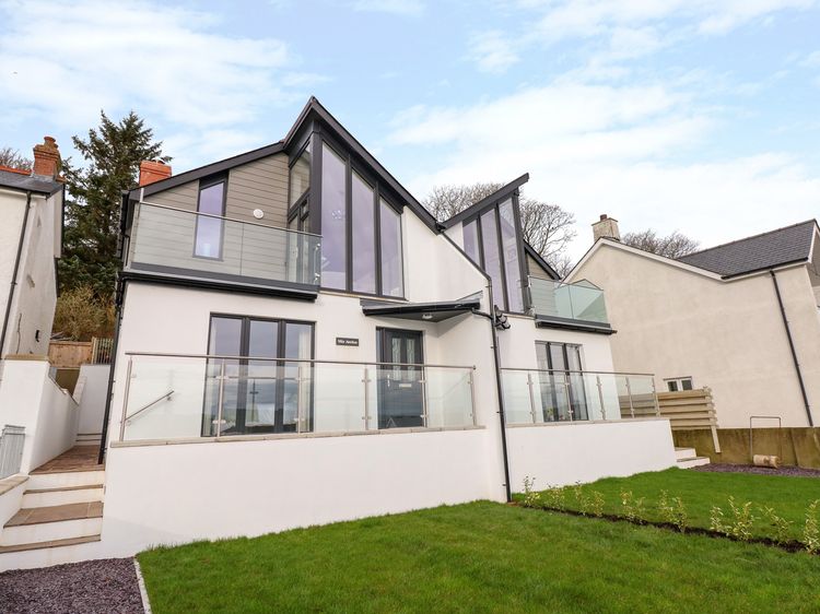 Mor Awelon Goodwick Bwlch Y Rhos Self Catering Holiday Cottage