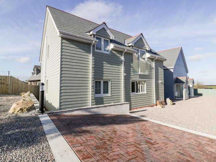 Wren Padstow St Issey Cornwall Self Catering Holiday Cottage