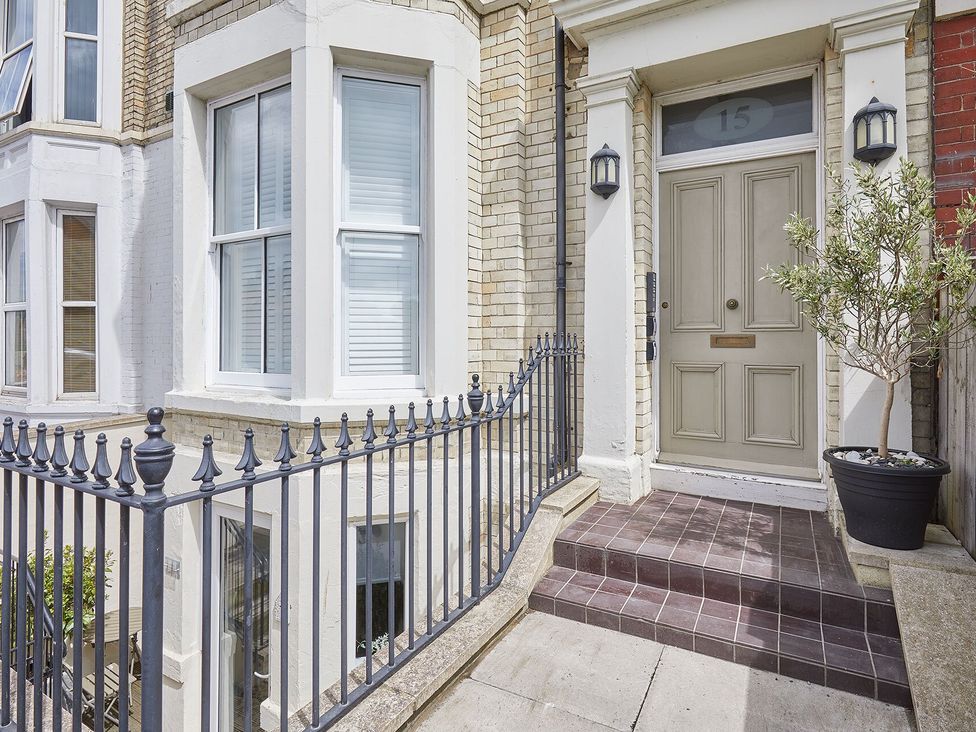 Apartment 2, 15 Prospect Hill Whitby - ウィットビー