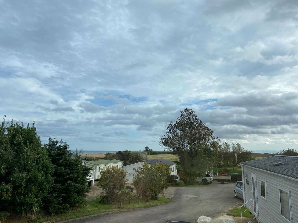 Sand Le Mere Holiday Village - Holiday Accommodation 19120 - Yorkshire