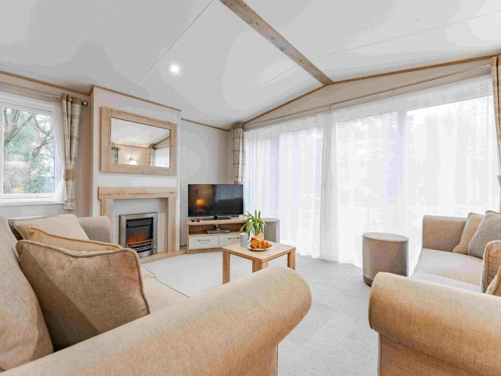 Bella's Retreat - Kelling Heath Holiday Park - 19669 - Norfolk