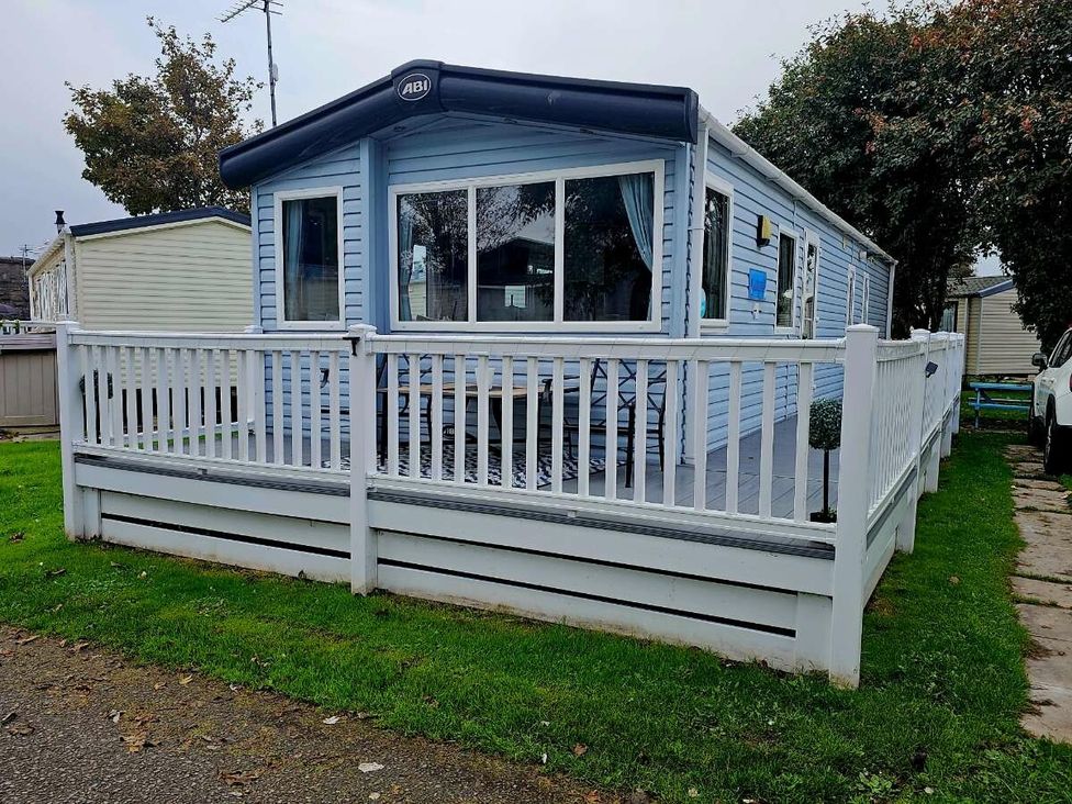Lyons Winkups And Primrose - Holiday Accommodation 20800 - Towyn