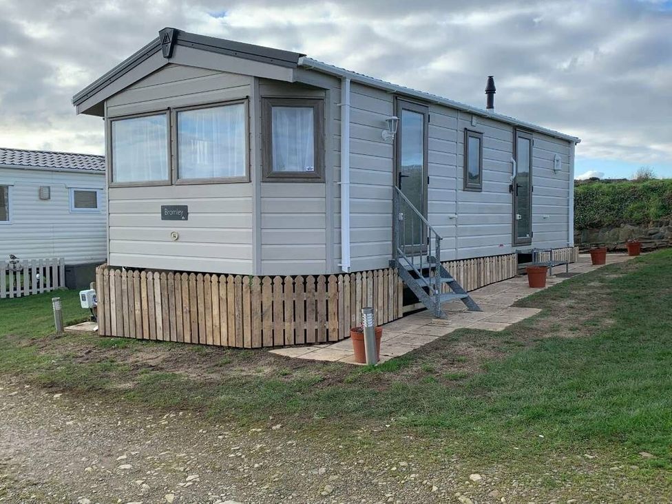 Nine Wells Caravan Park - Holiday Accommodation 6373 - Solva