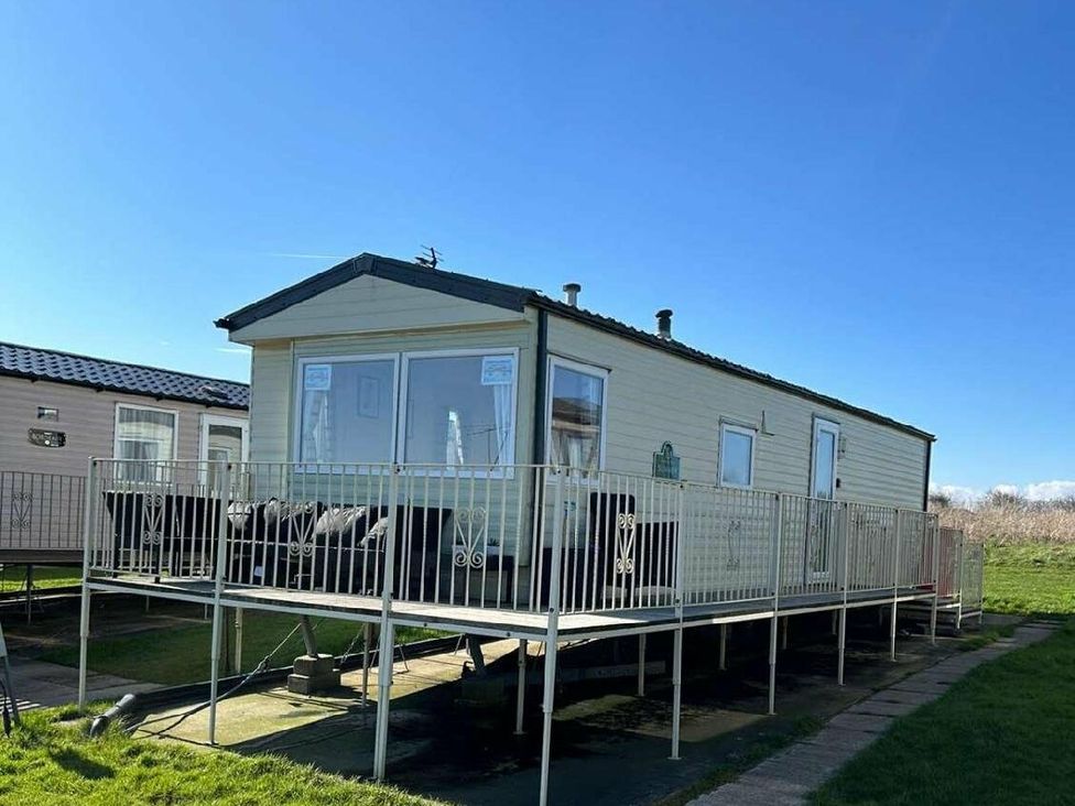 Thornwick Bay Holiday Village - Holiday Accommodation 9781 - Flamborough