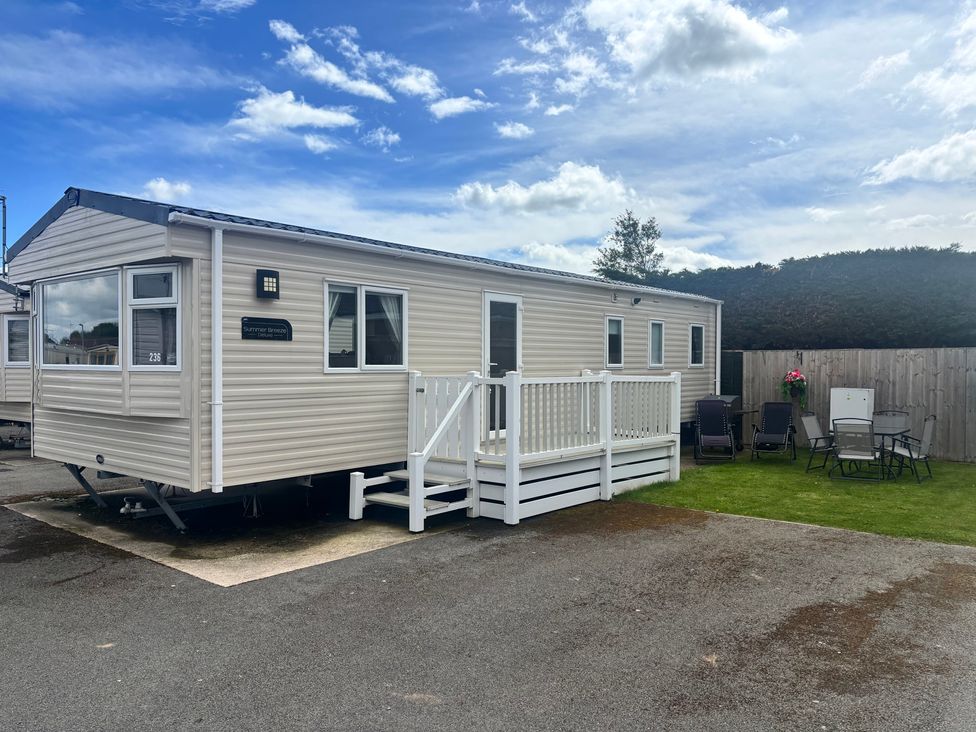 The Beachside Hideout - St Michaels Caravan Park - Towyn