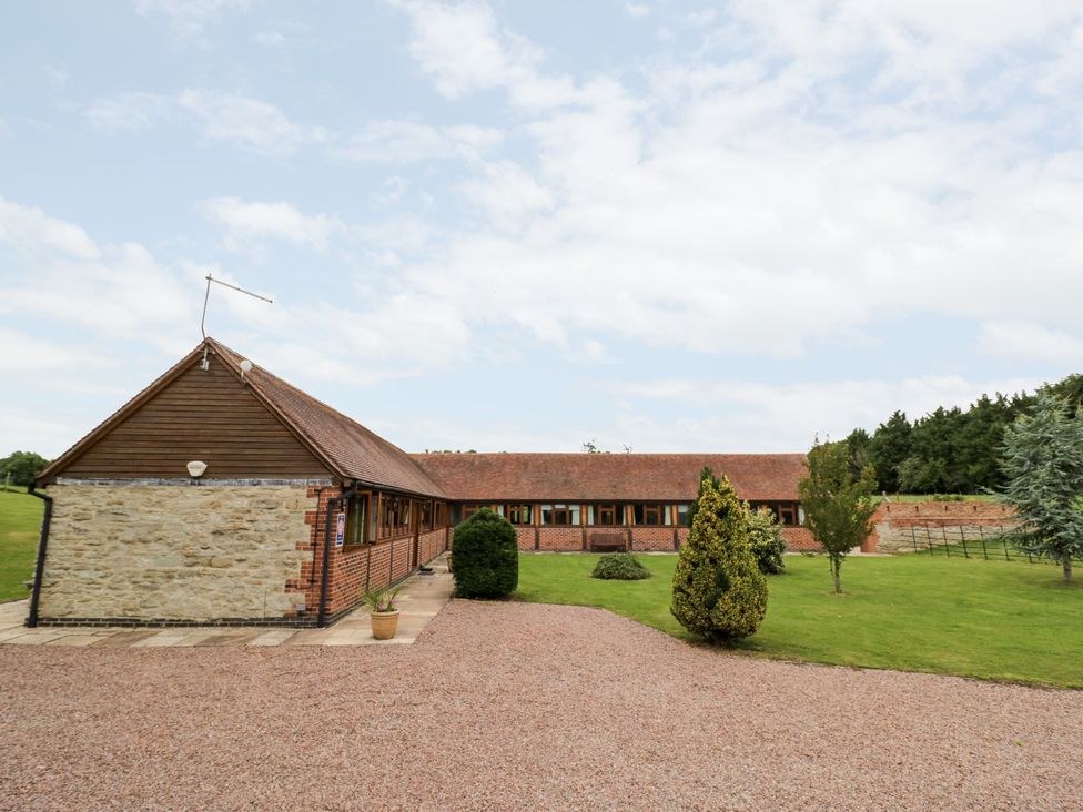 Cottage ∙ 4 Bedrooms ∙ 8 Guests - Cotswolds