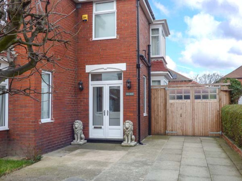 Cottage ∙ 3 Bedrooms ∙ 6 Guests - Redcar