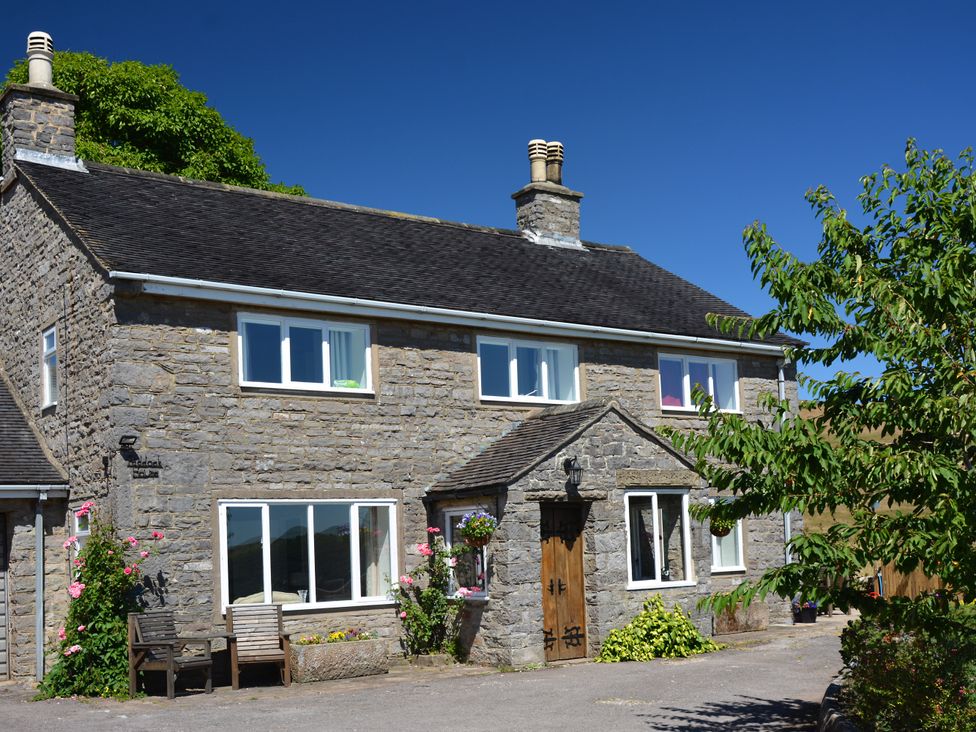 Cottage ∙ 4 Bedrooms ∙ 8 Guests - Staffordshire